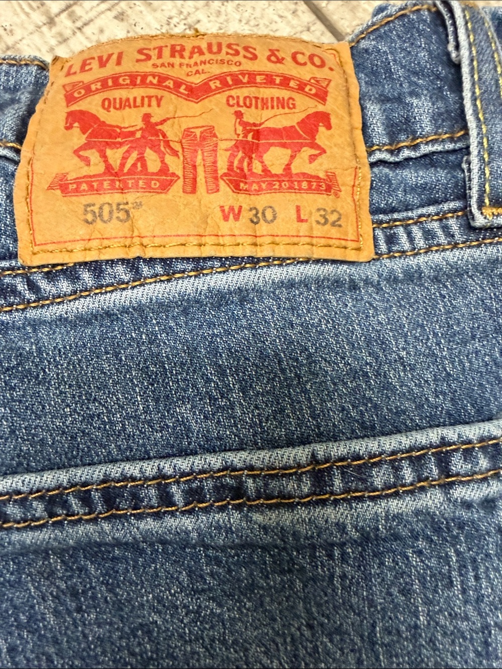 Levi's Straight-Leg Men's Jeans in Distressed Blue Denim - Picture 4 of 4